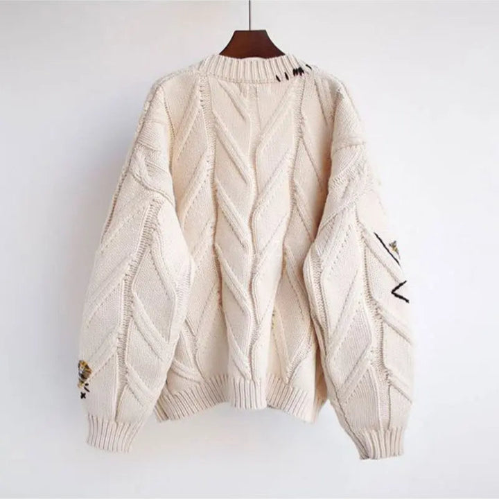 Gebreid Damesvest met Patchwork Borduursel en V-hals