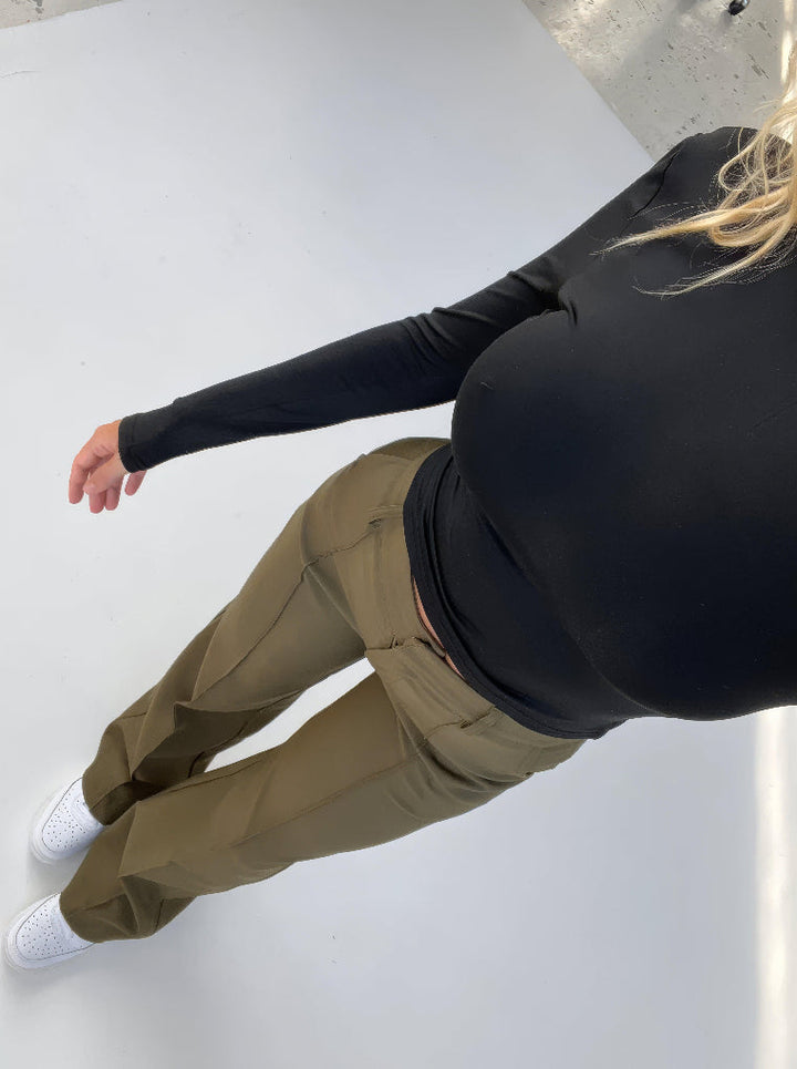 Damesbroek met hoge taille en wijde pijpen