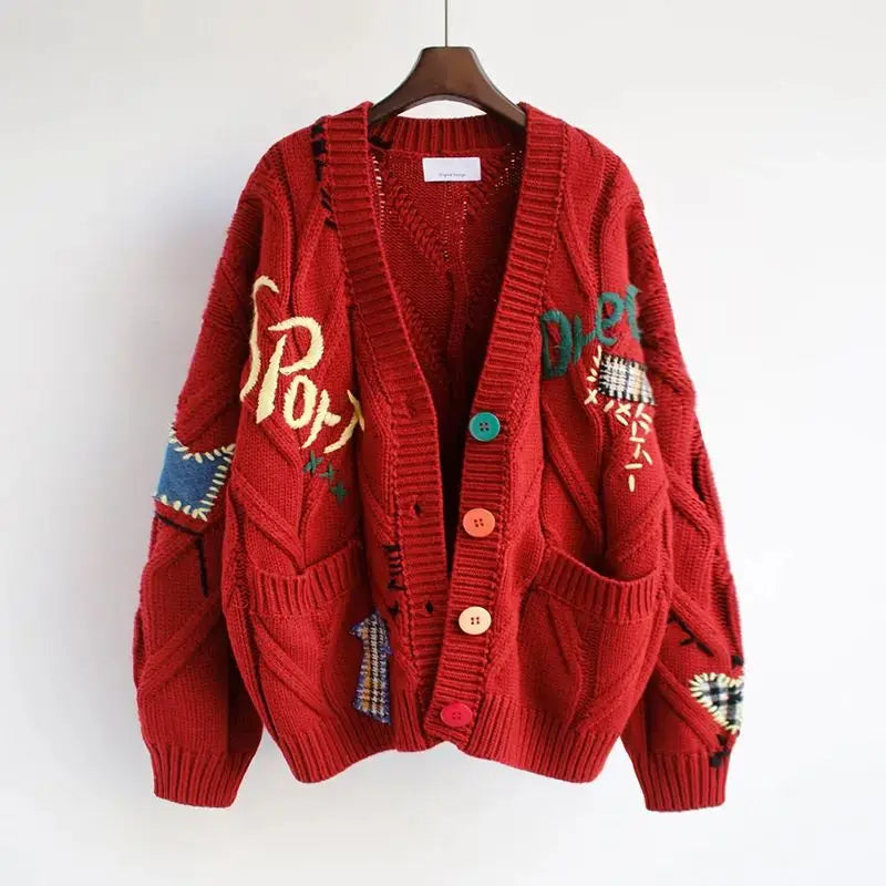 Gebreid Damesvest met Patchwork Borduursel en V-hals