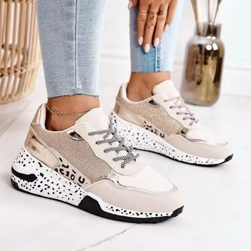 Riley – Trendy Dames Sneakers met Ademend Mesh en T-Strap Sluiting