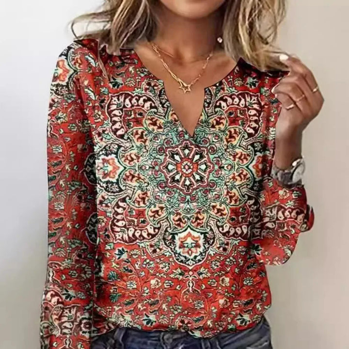 Elina – Voorjaars-T-shirt met Tie-Dye Print en Elegante V-hals