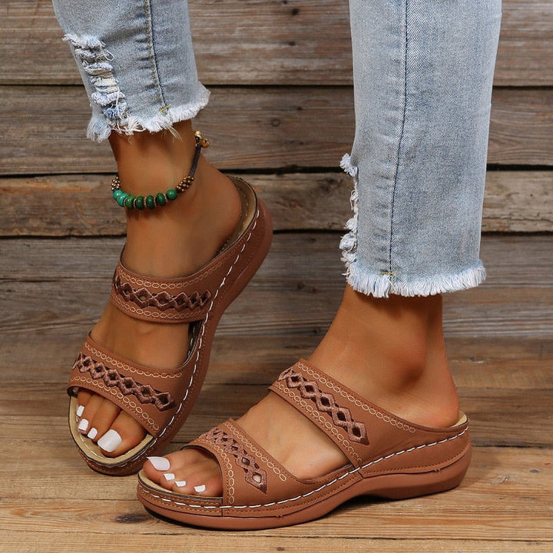 Sandalen voor de zomer met dubbele riem voor dames