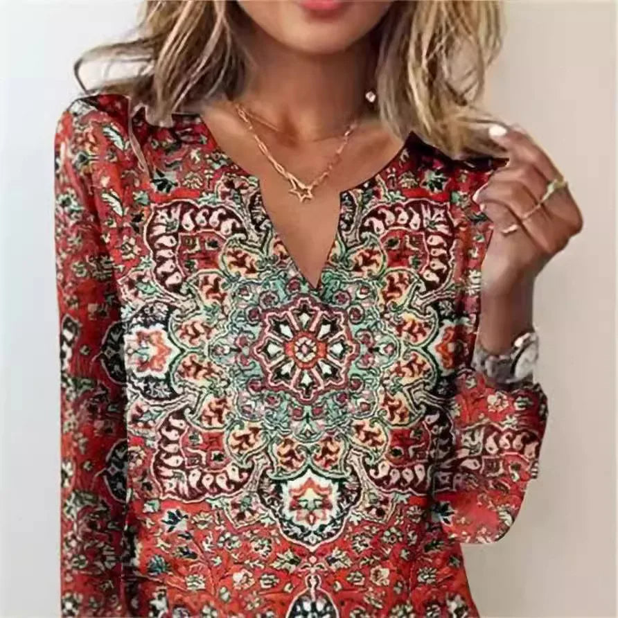 Elina – Voorjaars-T-shirt met Tie-Dye Print en Elegante V-hals