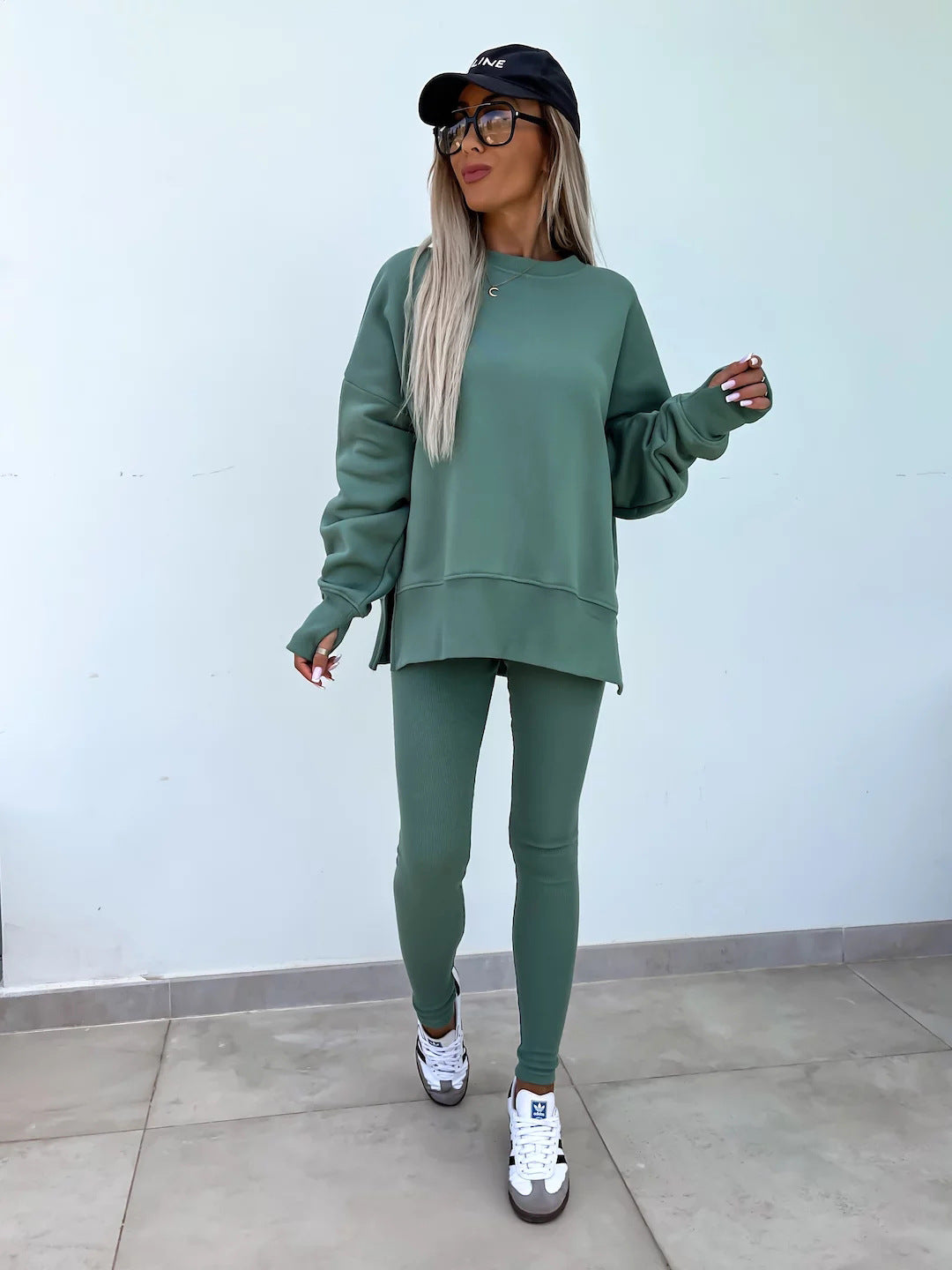 Comfortabele Dames Set met Split Top en Strakke Broek