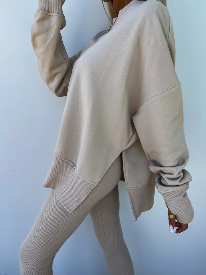Comfortabele Dames Set met Split Top en Strakke Broek