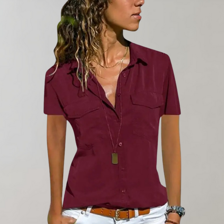 Damesblouse met korte mouwen, bordeauxrood, casual stijl, knoopsluiting, borstzakken, geschikt voor zomer, modieuze dameskleding.