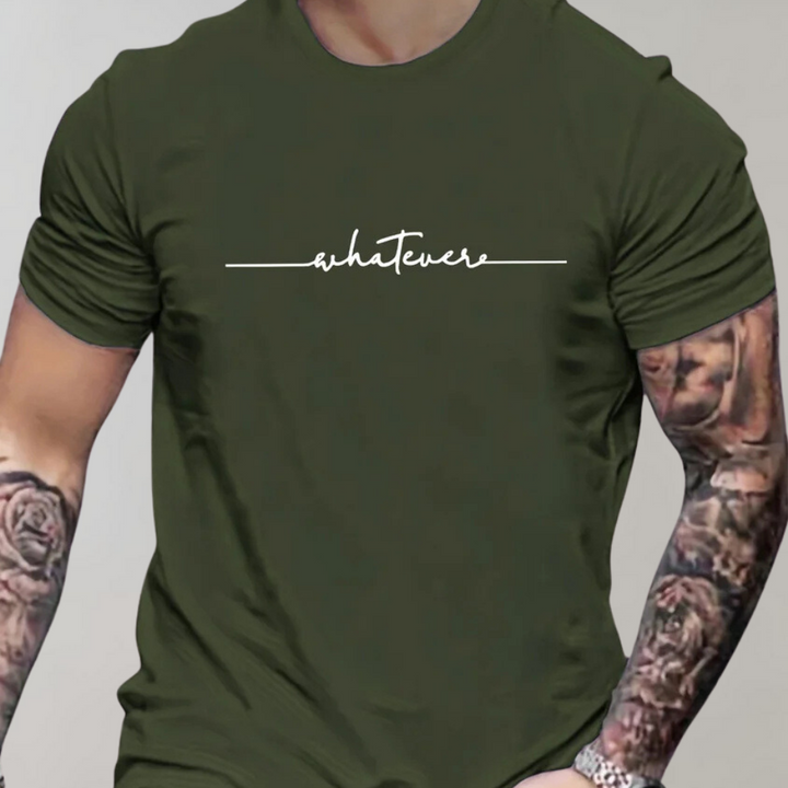 Olijfgroen T-shirt met de tekst "whatever" in witte letters, gedragen door een man met getatoeëerde armen. Casual mode, uniseks kleding.