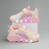 Kleurrijke oplichtende kindersneakers