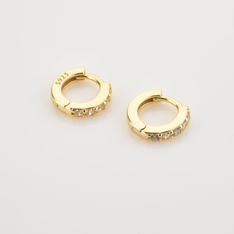Suze – Prachtige Pavé Oorbellen Voor Een Elegante Look