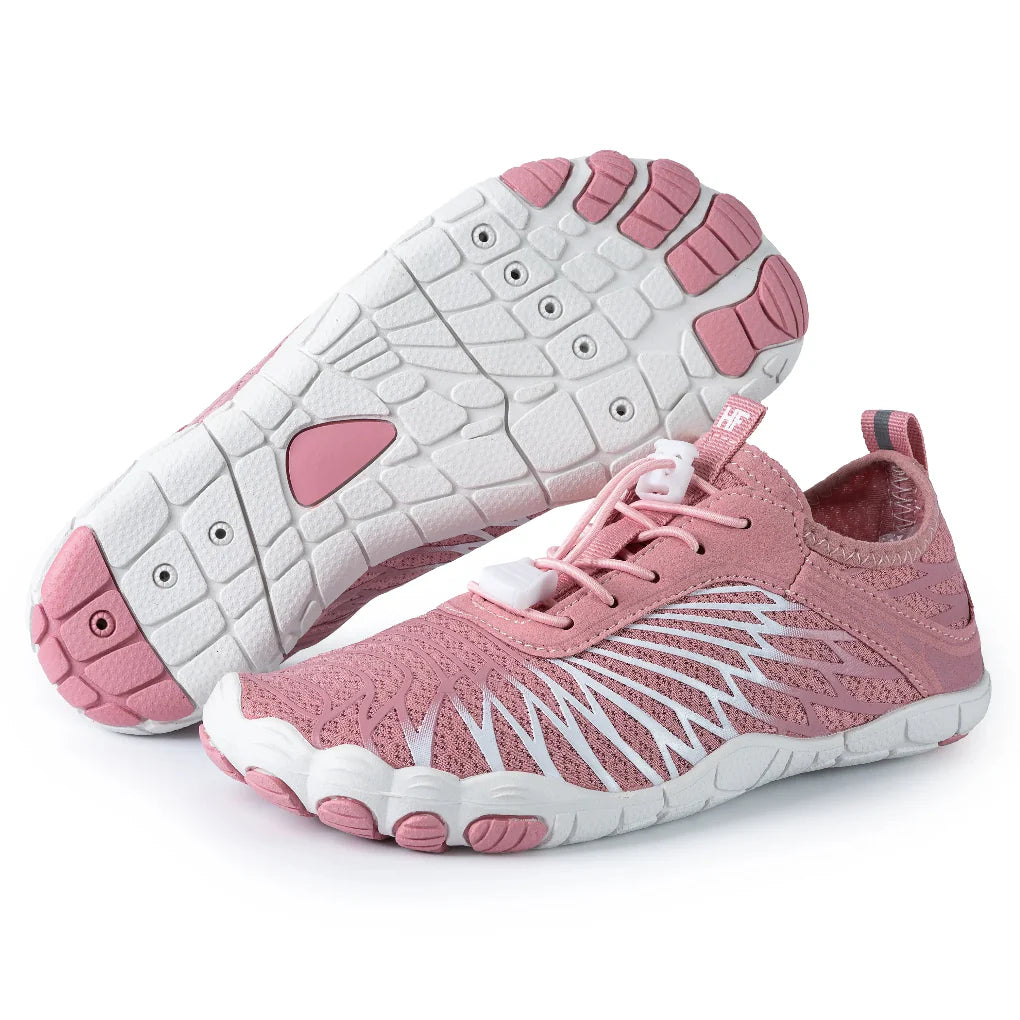 Herenschoenen op blote voeten