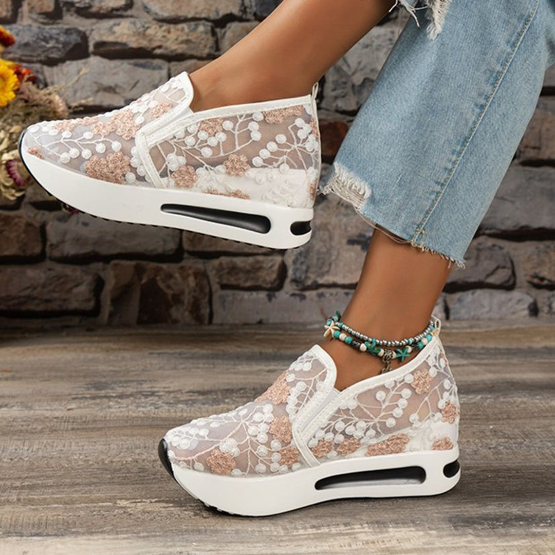Dames sneakers met bloemenkant, verhoogde zool, casual stijl, roze en wit, perfect voor lente en zomer, modieuze schoenen voor dagelijks gebruik.