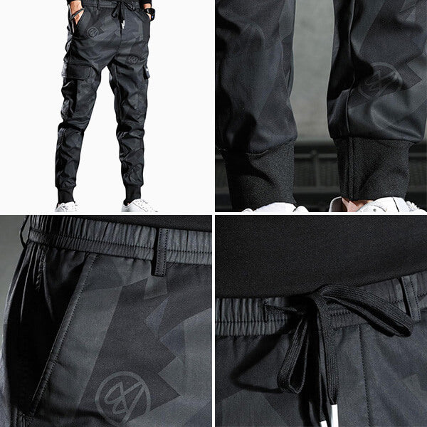 Zwarte cargo joggingbroek met elastische tailleband, trekkoord en meerdere zakken. Ideaal voor casual streetwear en sportieve outfits.