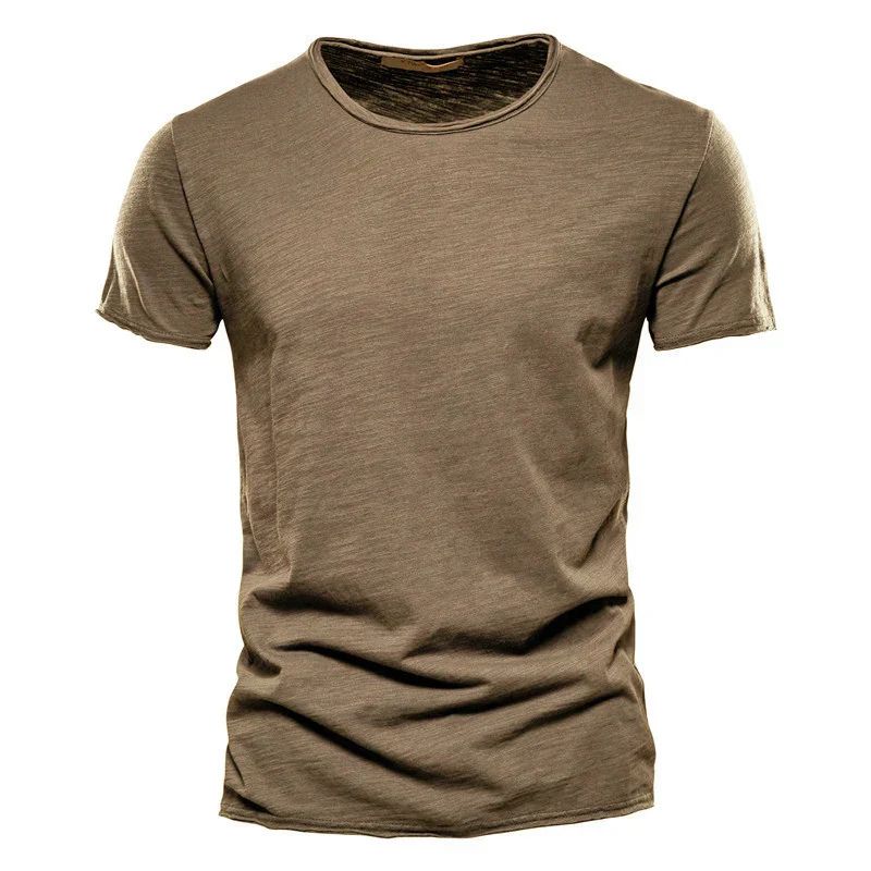 Comfort en Stijl in Eén T-shirt
Ervaar ultiem draagcomfort met dit ademende katoenen zomer T-shirt, ontworpen voor de moderne man die functionaliteit en stijl naadloos wil combineren. Perfect voor warme dagen, biedt dit T-shirt een frisse uitstraling zonder in te leveren op comfort.

Belangrijkste Kenmerken:
Ademend Katoen: Gemaakt van hoogwaardige, luchtige katoenstof die je koel houdt, zelfs op de warmste dagen.
Comfortabele Pasvorm: De zachte stof en de licht getailleerde snit zorgen voor een moeiteloos 