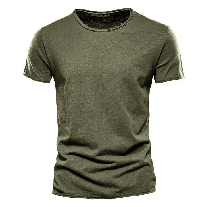 Comfort en Stijl in Eén T-shirt
Ervaar ultiem draagcomfort met dit ademende katoenen zomer T-shirt, ontworpen voor de moderne man die functionaliteit en stijl naadloos wil combineren. Perfect voor warme dagen, biedt dit T-shirt een frisse uitstraling zonder in te leveren op comfort.

Belangrijkste Kenmerken:
Ademend Katoen: Gemaakt van hoogwaardige, luchtige katoenstof die je koel houdt, zelfs op de warmste dagen.
Comfortabele Pasvorm: De zachte stof en de licht getailleerde snit zorgen voor een moeiteloos 