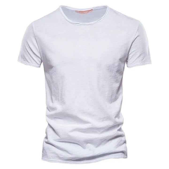 Comfort en Stijl in Eén T-shirt
Ervaar ultiem draagcomfort met dit ademende katoenen zomer T-shirt, ontworpen voor de moderne man die functionaliteit en stijl naadloos wil combineren. Perfect voor warme dagen, biedt dit T-shirt een frisse uitstraling zonder in te leveren op comfort.

Belangrijkste Kenmerken:
Ademend Katoen: Gemaakt van hoogwaardige, luchtige katoenstof die je koel houdt, zelfs op de warmste dagen.
Comfortabele Pasvorm: De zachte stof en de licht getailleerde snit zorgen voor een moeiteloos 