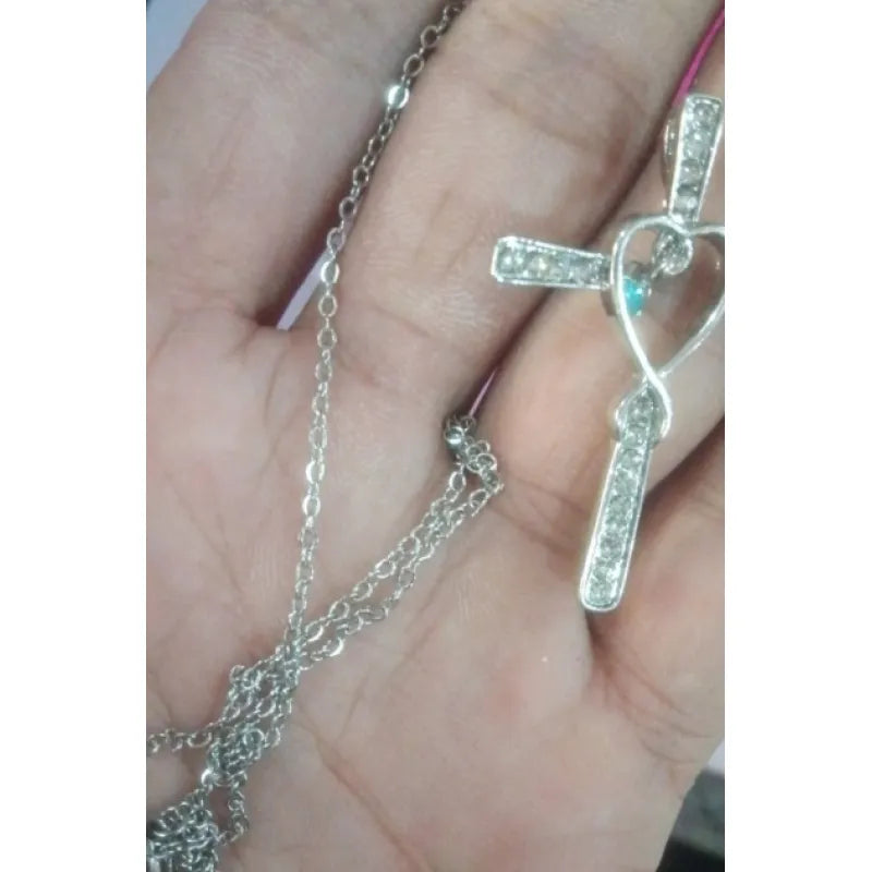 Laat je liefde stralen met deze betekenisvolle zonnebloemketting.
