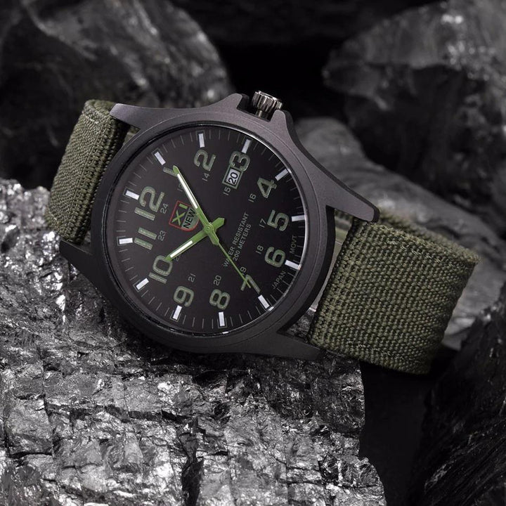 Robuuste Horloge in Militaire Stijl met Verlicht Wijzerplaat
