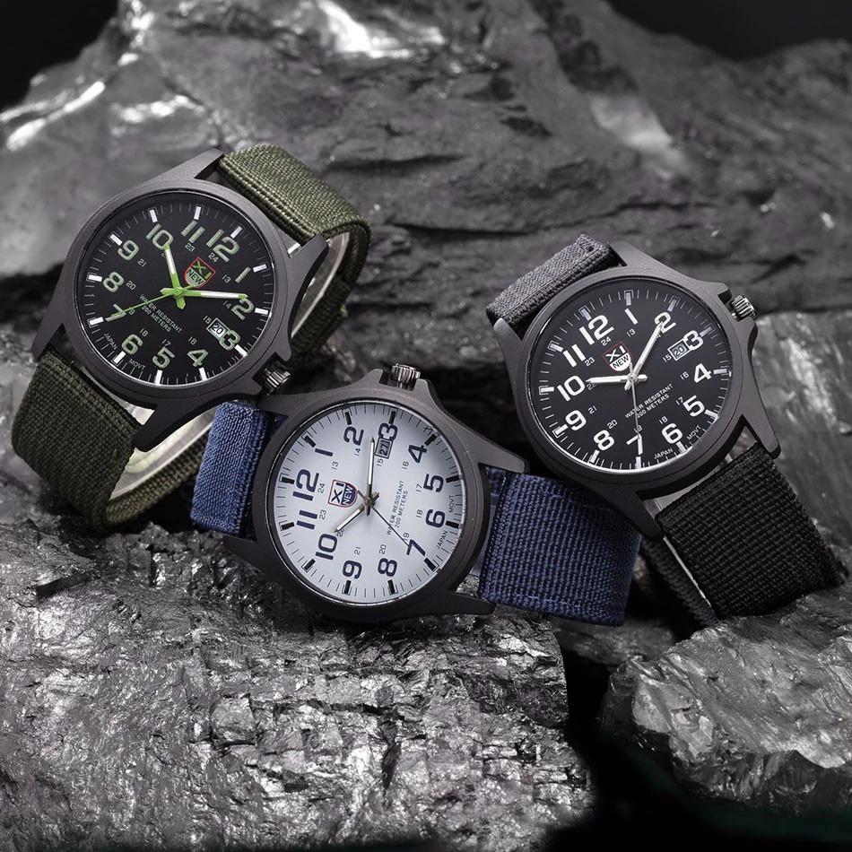 Robuuste Horloge in Militaire Stijl met Verlicht Wijzerplaat