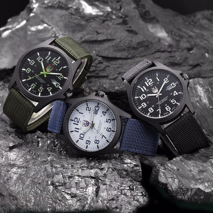 Robuuste Horloge in Militaire Stijl met Verlicht Wijzerplaat