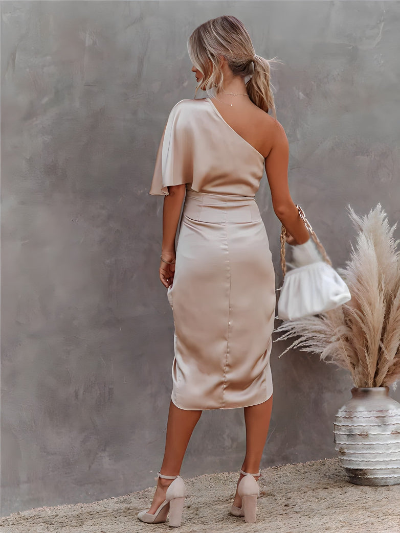 Asymmetrische Off-Shoulder Jurk met Elegante Snit