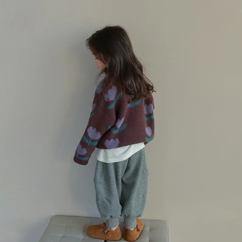 Zachte en Warme Kinder Trui met Stijlvolle Bloemen