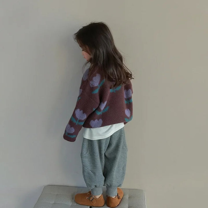 Zachte en Warme Kinder Trui met Stijlvolle Bloemen