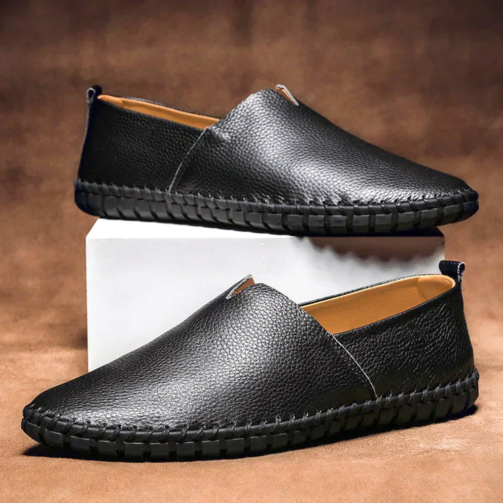 Elegante loafers van mat echt leer